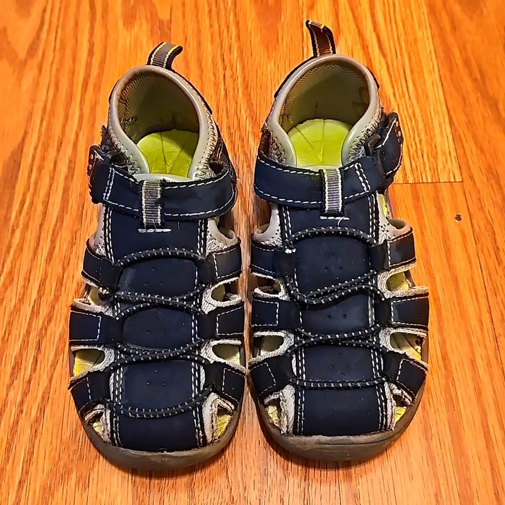 Eddie Bauer boys sandals 10M
